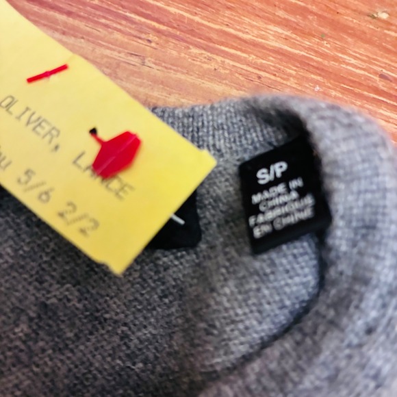 Saks Fifth Avenue Cashmere Polka Dot Sweater Womens Small Gray Black Soft *FLAW - Picture 2 of 9